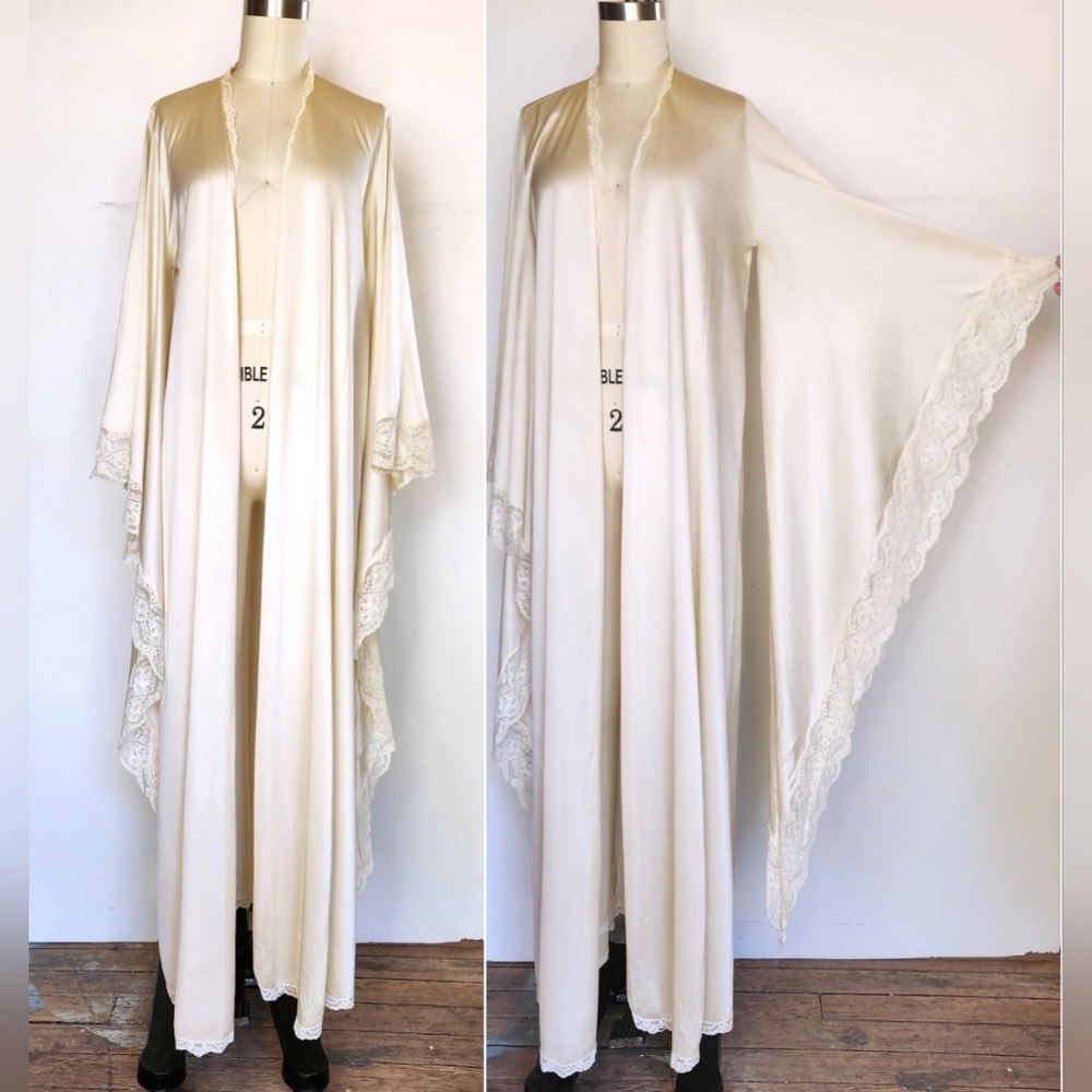 Vintage Very Long Sleeves Robe Bed Jacket Kimono with Lace Trim Duster XS S - Picture 1 of 10